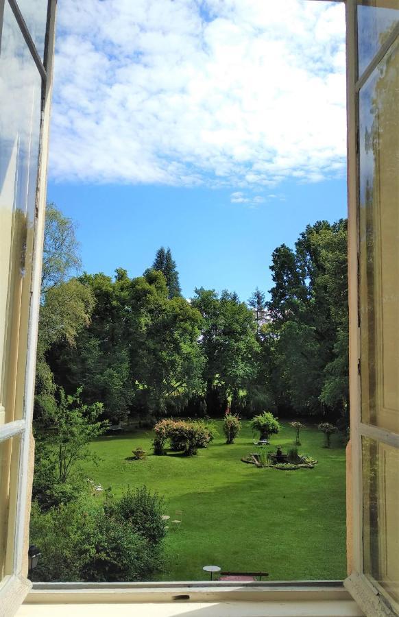 Chateau De La Vernede, La Grande Vernede Saint-Remy-de-Chargnat Екстер'єр фото